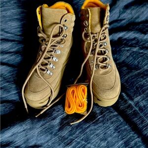 Aqua Women's Haly Platform Hiker Boots - 100% Exclusive 7.5 M Tan